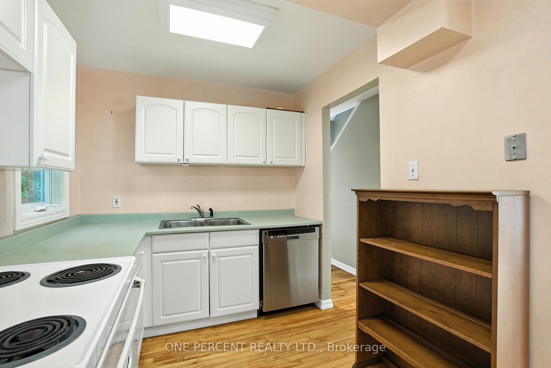 Photo 13 of 284 Anna Avenue, Ottawa, Carlington — HOMEH