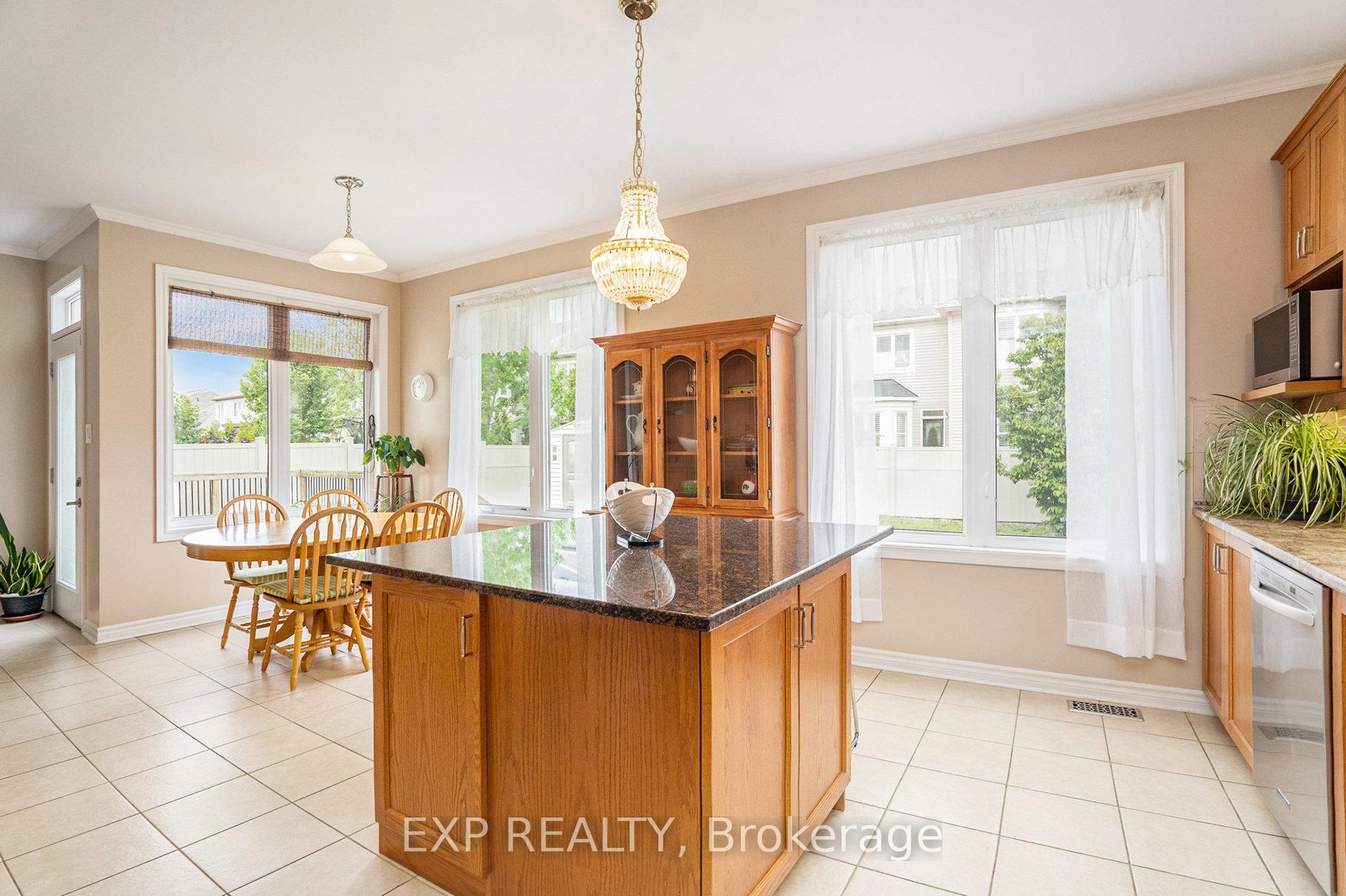 Photo 10 of 2184 Sunset Cove Circle, Ottawa, Barrhaven - Half Moon Bay — HOMEH