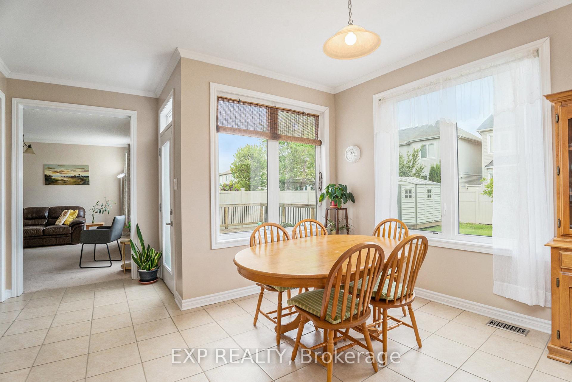 Photo 11 of 2184 Sunset Cove Circle, Ottawa, Barrhaven - Half Moon Bay — HOMEH