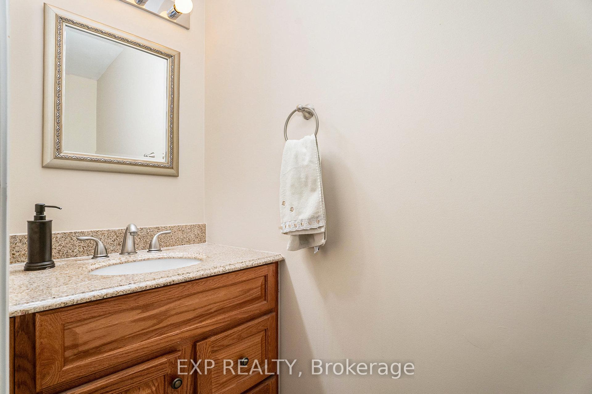 Photo 16 of 2184 Sunset Cove Circle, Ottawa, Barrhaven - Half Moon Bay — HOMEH