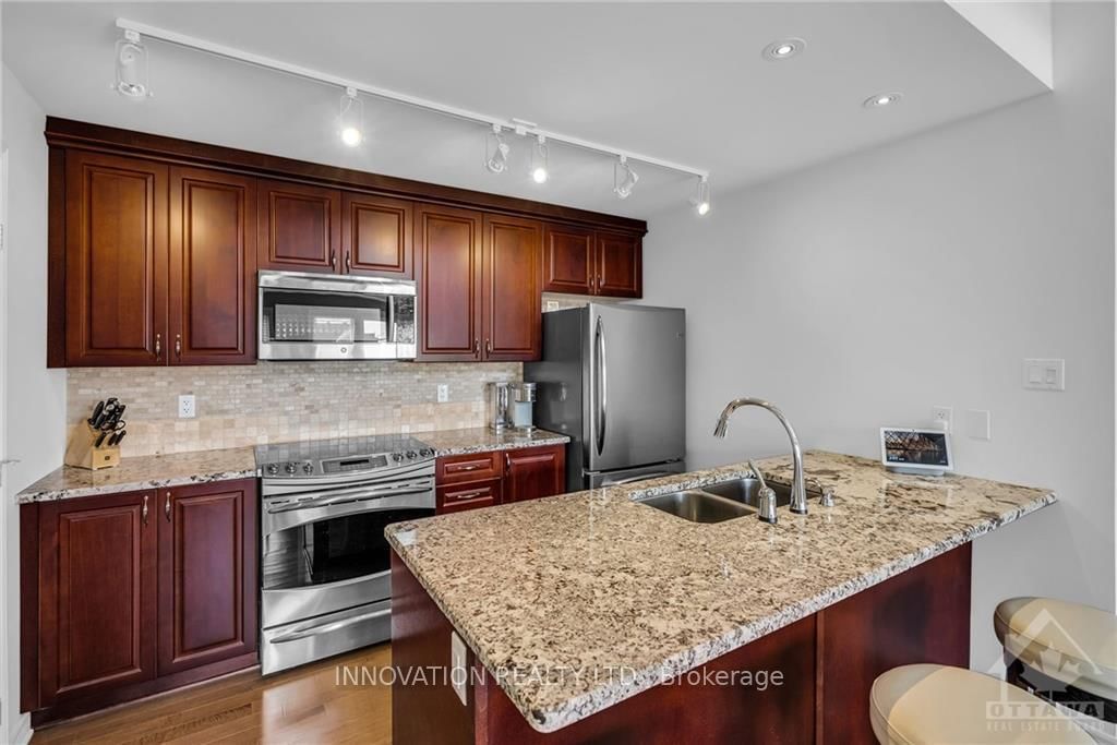 Photo 7 of Unit E, 135 HARTHILL Way E, Ottawa, Barrhaven - Heritage Park — HOMEH