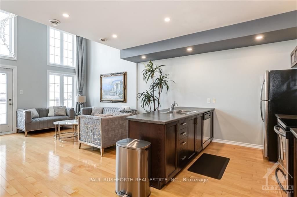 Photo 10 of 312 ROYAL FERN Way, Ottawa, Riverside South/Gloucester Glen — HOMEH