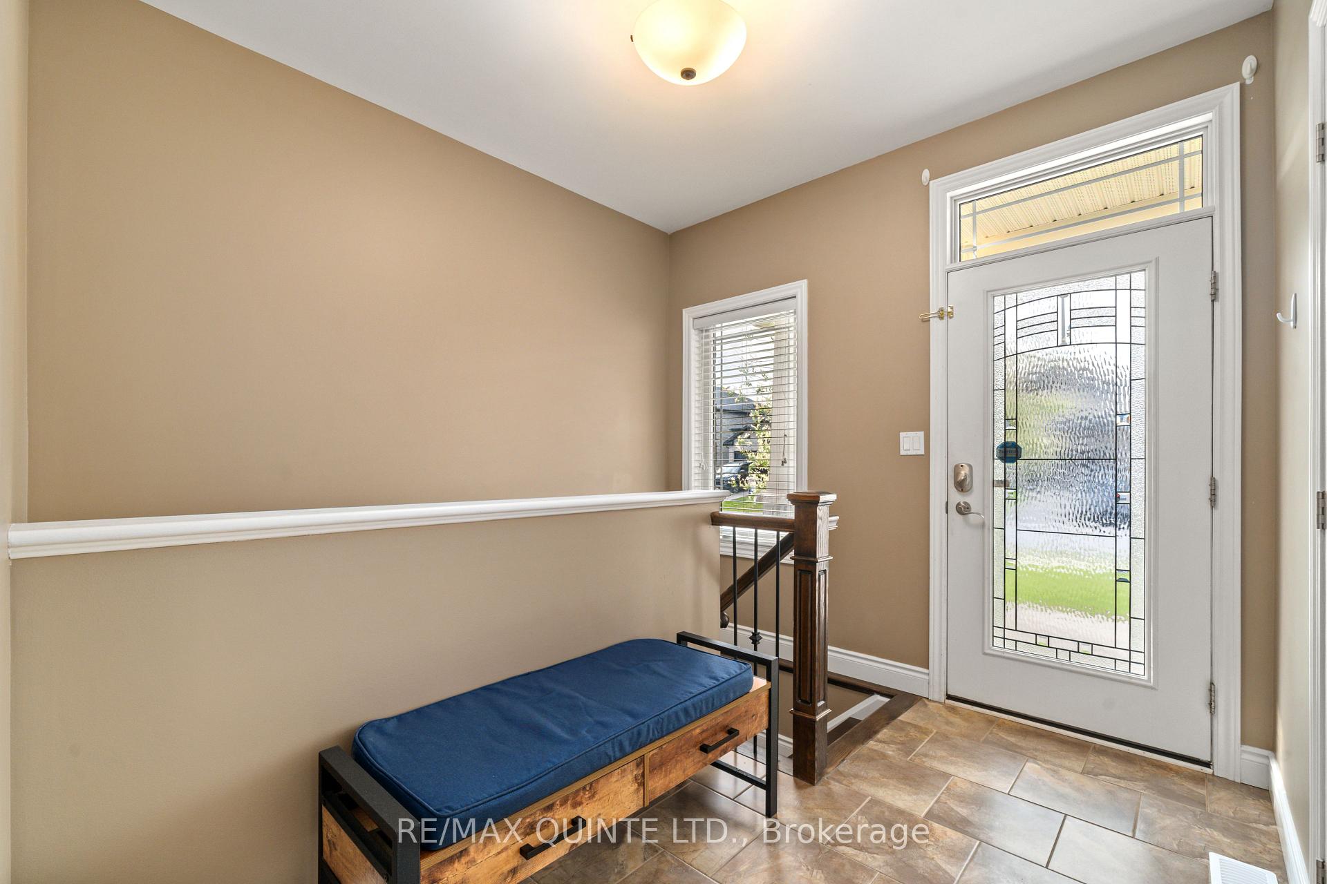 Photo 4 of 25 Walnut Crescent, Belleville, Thurlow Ward — HOMEH