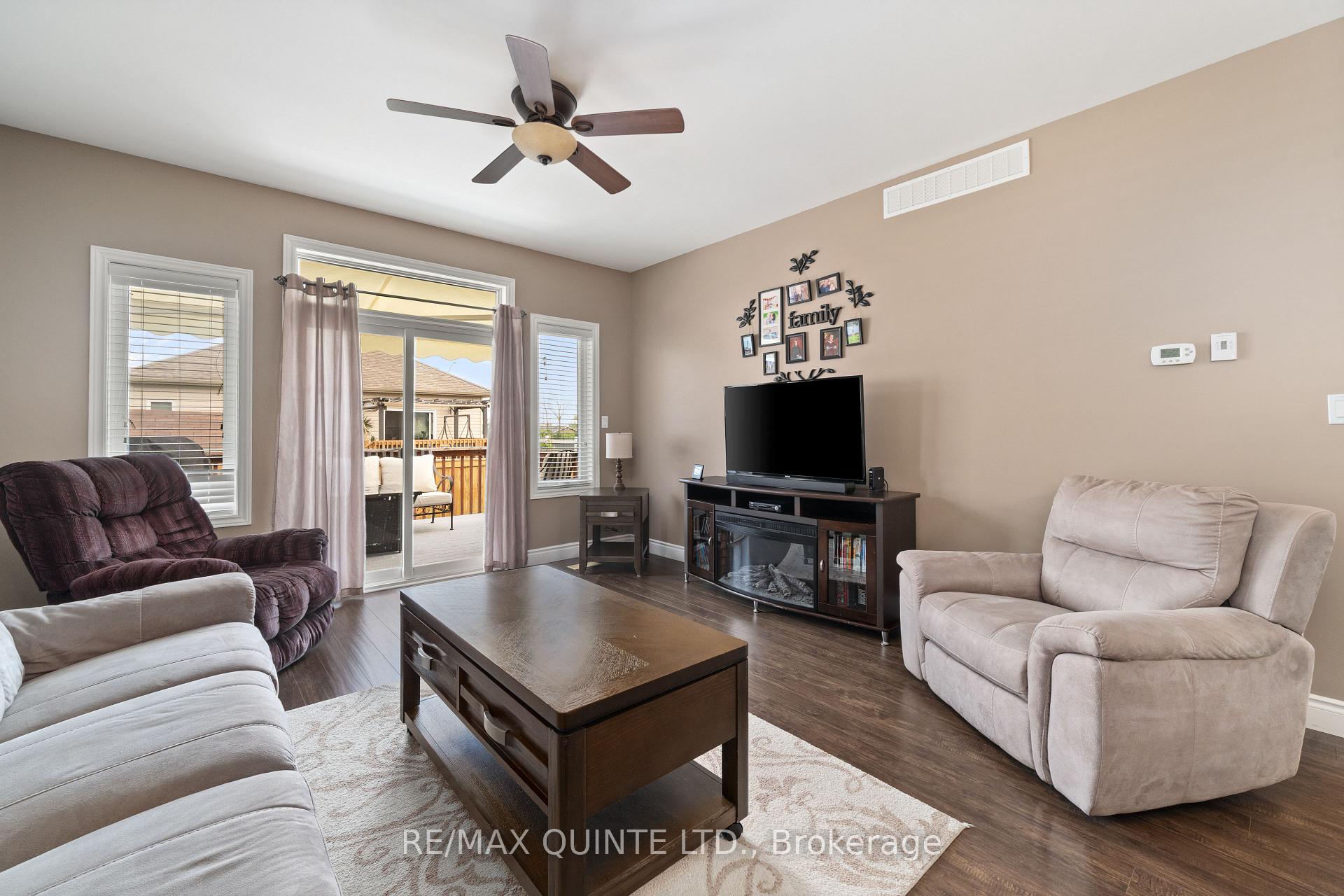 Photo 10 of 25 Walnut Crescent, Belleville, Thurlow Ward — HOMEH