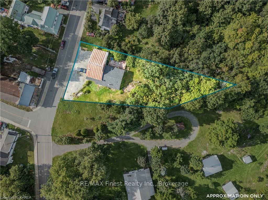 Photo 1 of 5542 Perth Road Crescent, Frontenac, Frontenac South — HOMEH