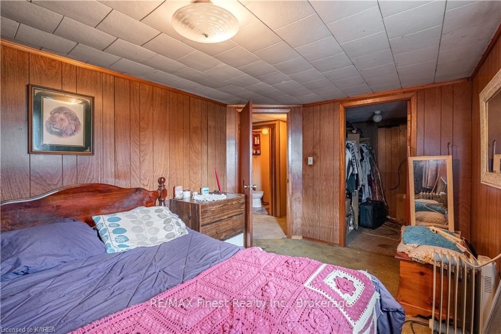 Photo 15 of 5542 Perth Road Crescent, Frontenac, Frontenac South — HOMEH