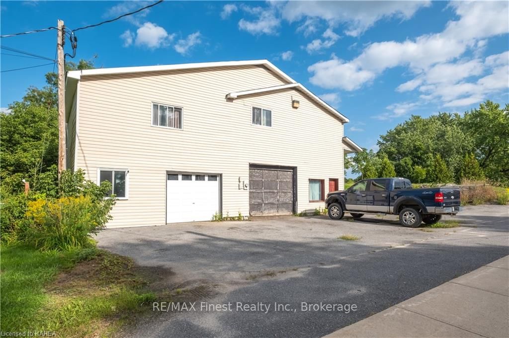 Photo 3 of 5542 Perth Road Crescent, Frontenac, Frontenac South — HOMEH