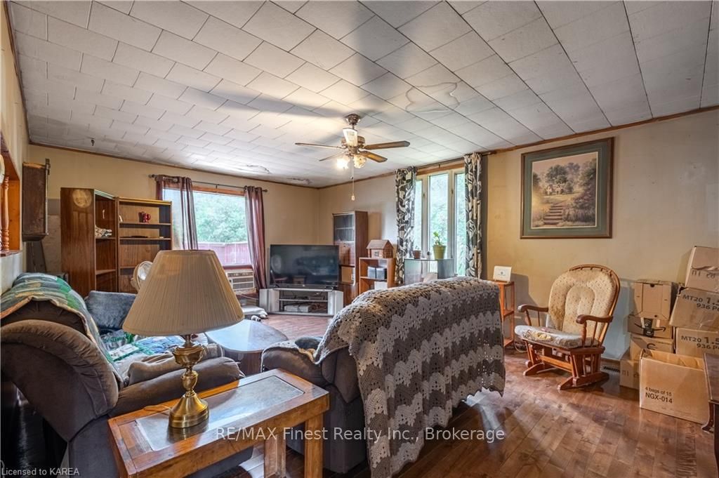 Photo 8 of 5542 Perth Road Crescent, Frontenac, Frontenac South — HOMEH