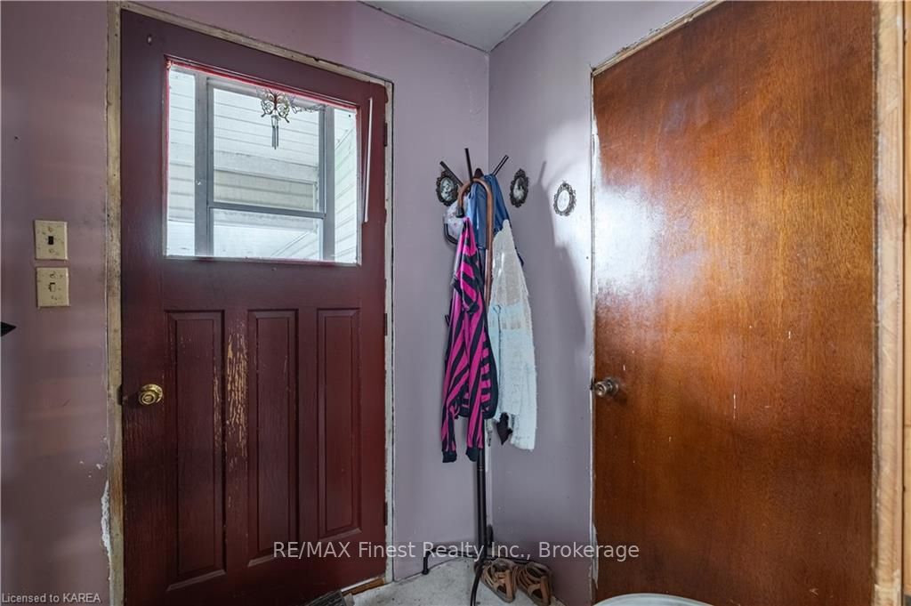 Photo 4 of 5542 Perth Road Crescent, Frontenac, Frontenac South — HOMEH