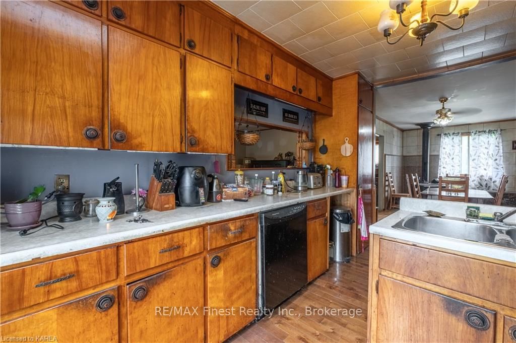 Photo 11 of 5542 Perth Road Crescent, Frontenac, Frontenac South — HOMEH