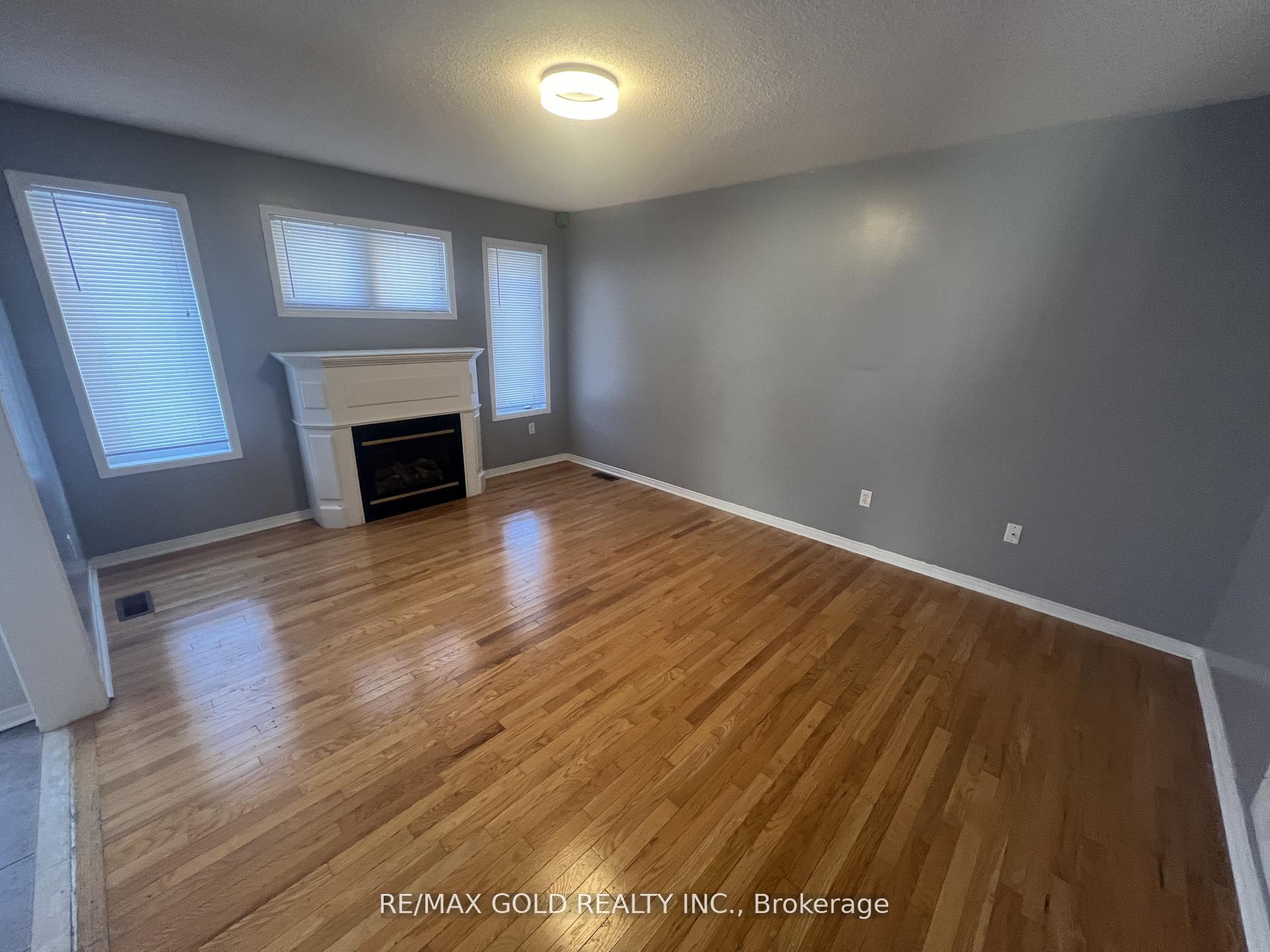 Photo 6 of Unit Upper, 32 Earlsbridge Boulevard, Brampton, Fletcher's Meadow — HOMEH