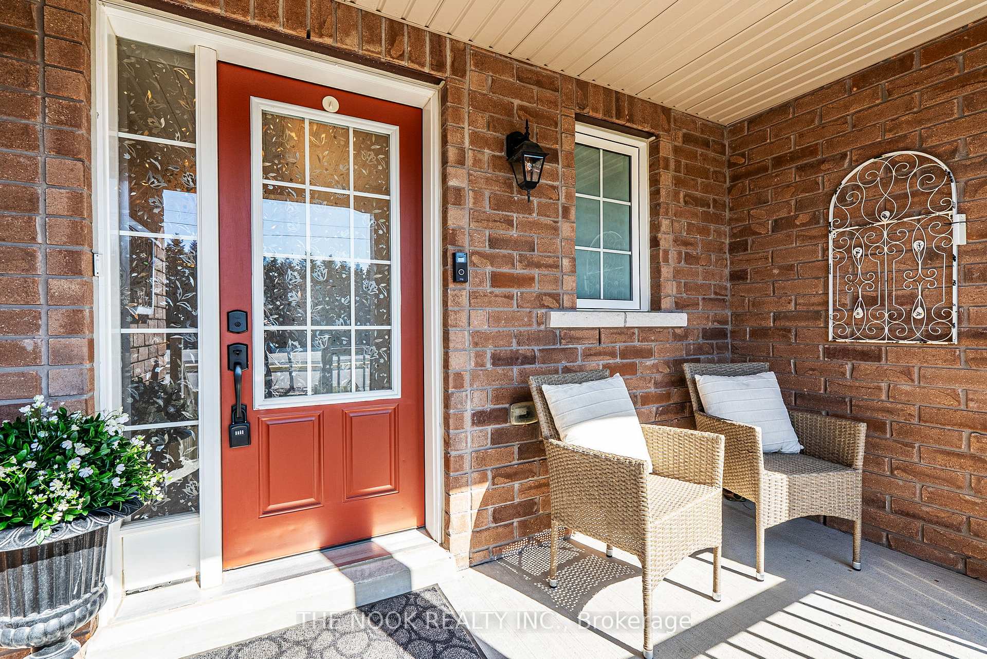 Photo 2 of 92 John Matthew Crescent, Clarington, Bowmanville — HOMEH