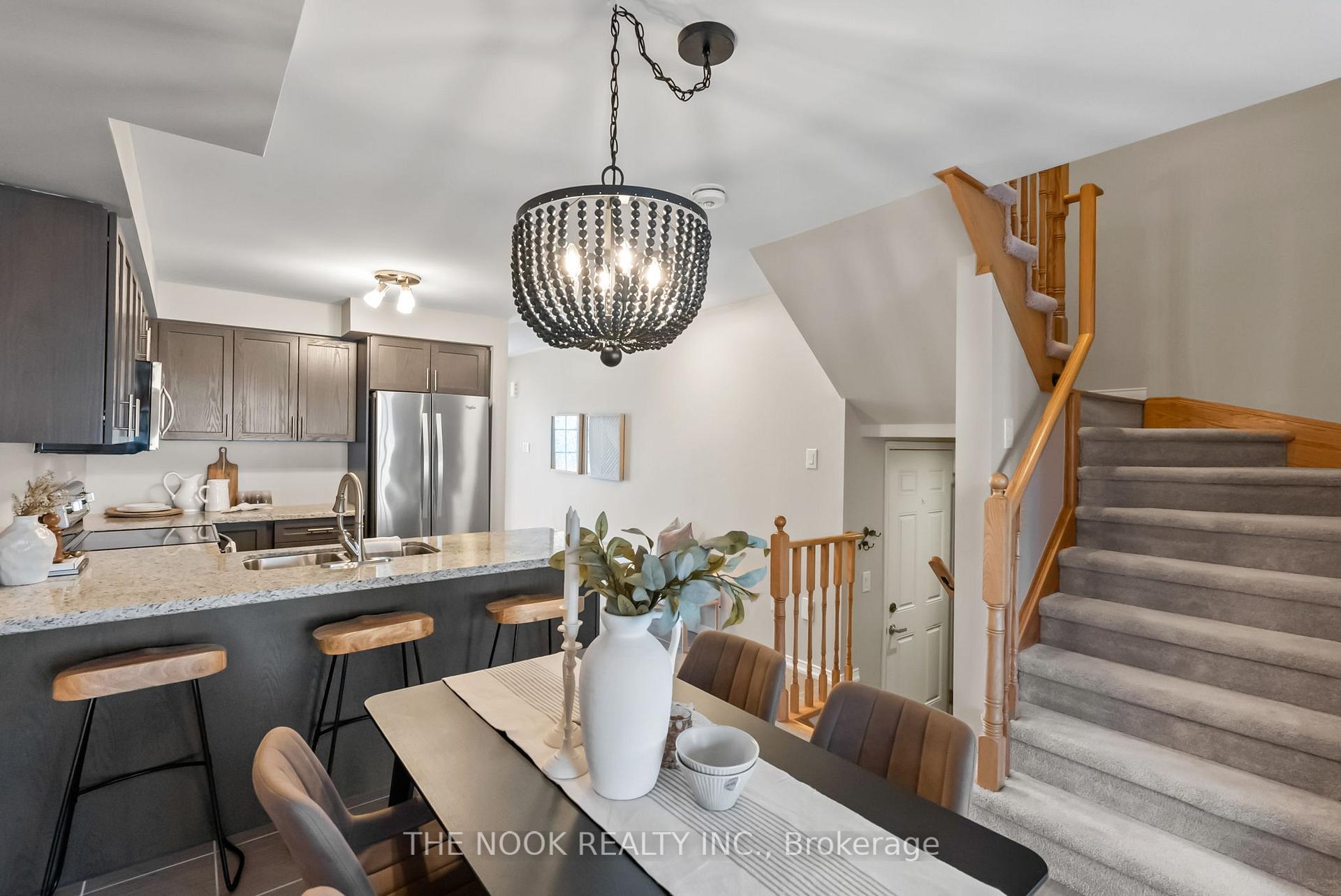 Photo 8 of 92 John Matthew Crescent, Clarington, Bowmanville — HOMEH