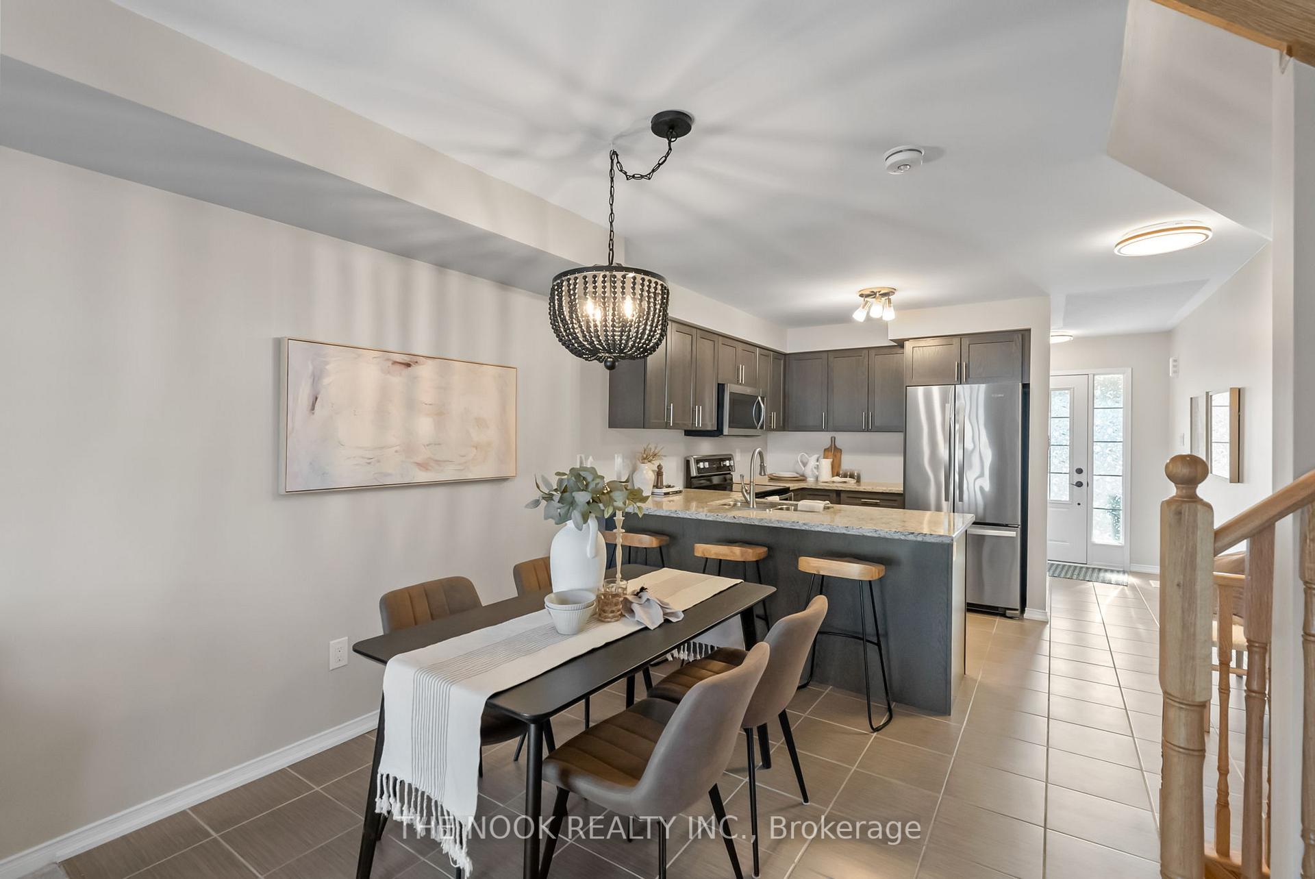 Photo 9 of 92 John Matthew Crescent, Clarington, Bowmanville — HOMEH