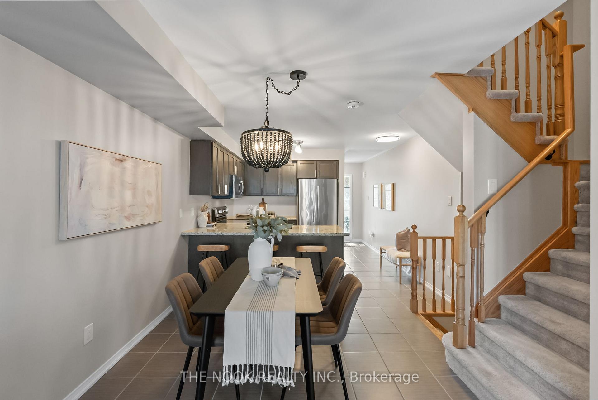 Photo 10 of 92 John Matthew Crescent, Clarington, Bowmanville — HOMEH