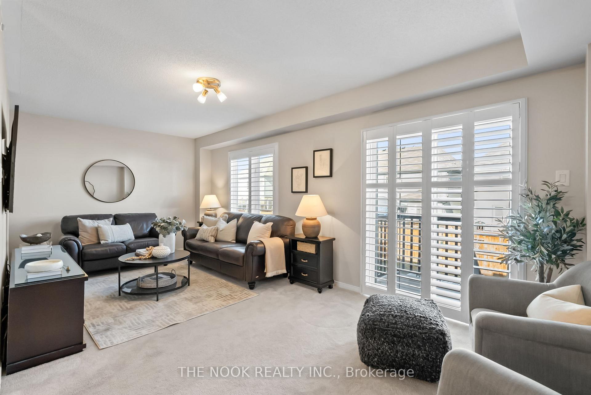 Photo 11 of 92 John Matthew Crescent, Clarington, Bowmanville — HOMEH