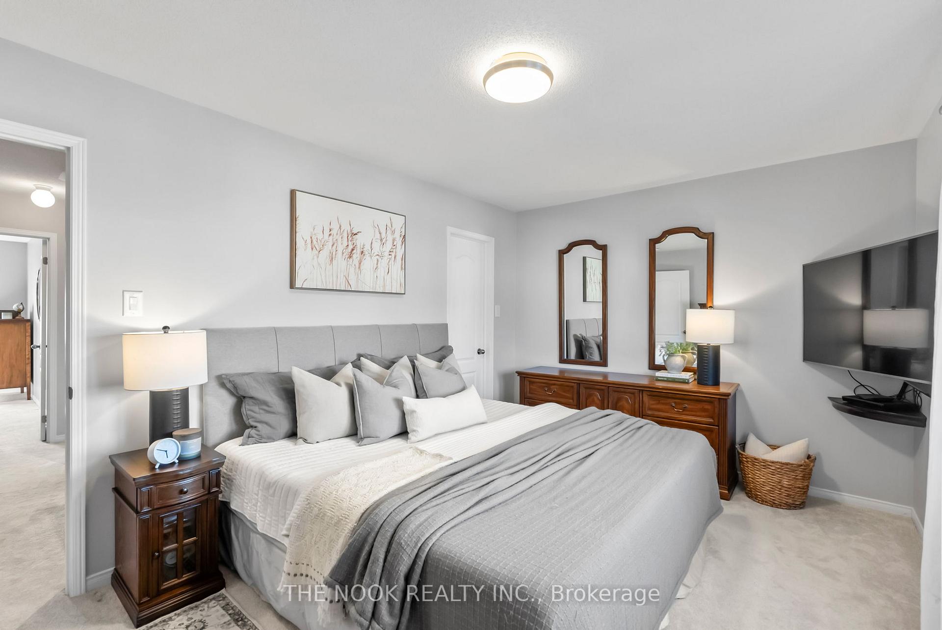 Photo 16 of 92 John Matthew Crescent, Clarington, Bowmanville — HOMEH