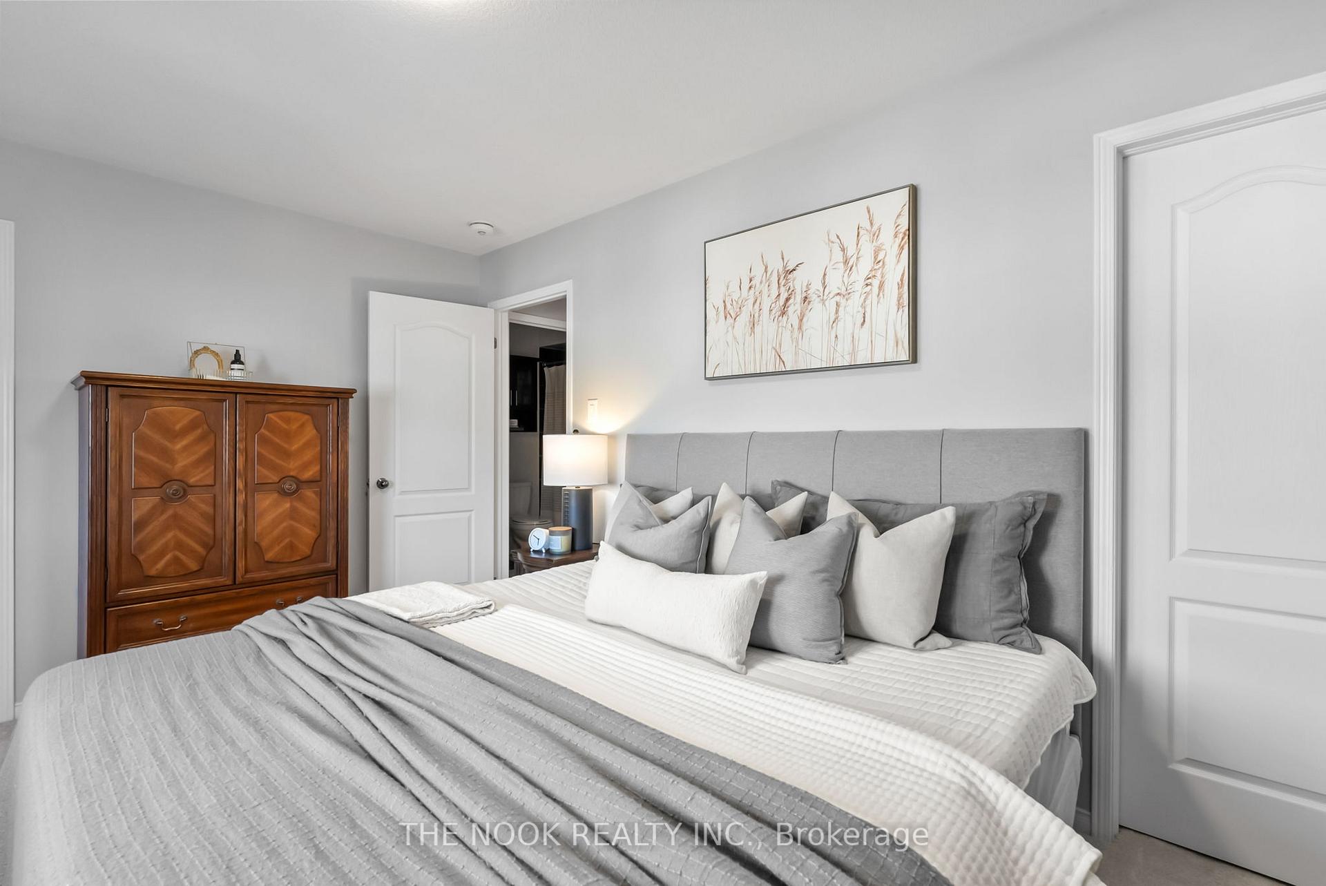 Photo 18 of 92 John Matthew Crescent, Clarington, Bowmanville — HOMEH