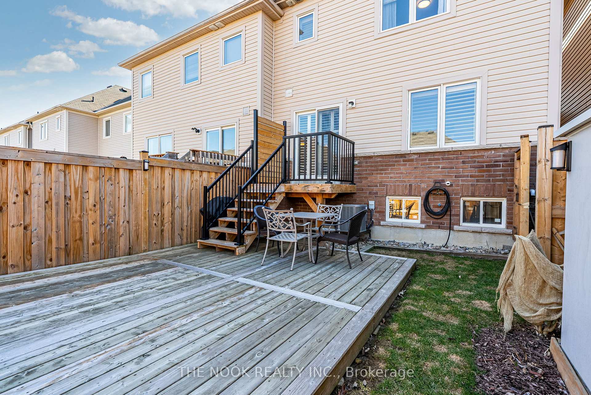 Photo 26 of 92 John Matthew Crescent, Clarington, Bowmanville — HOMEH