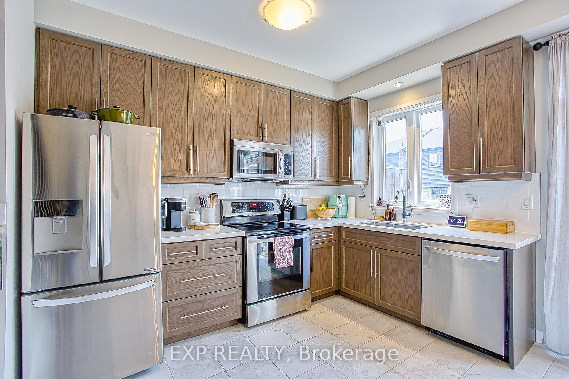 Photo 10 of 27 Soho Street, Hamilton, Stoney Creek Mountain — HOMEH