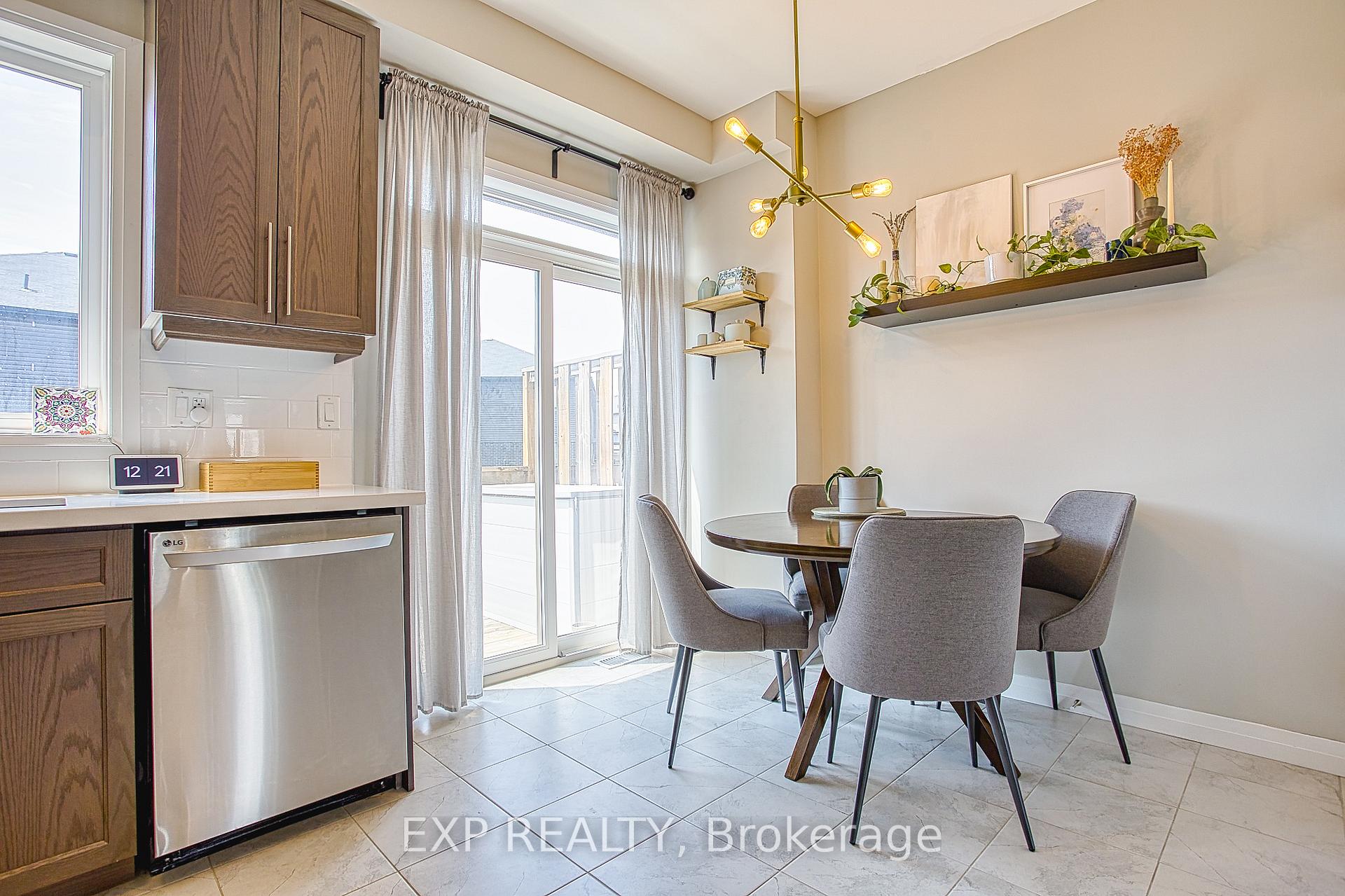 Photo 12 of 27 Soho Street, Hamilton, Stoney Creek Mountain — HOMEH