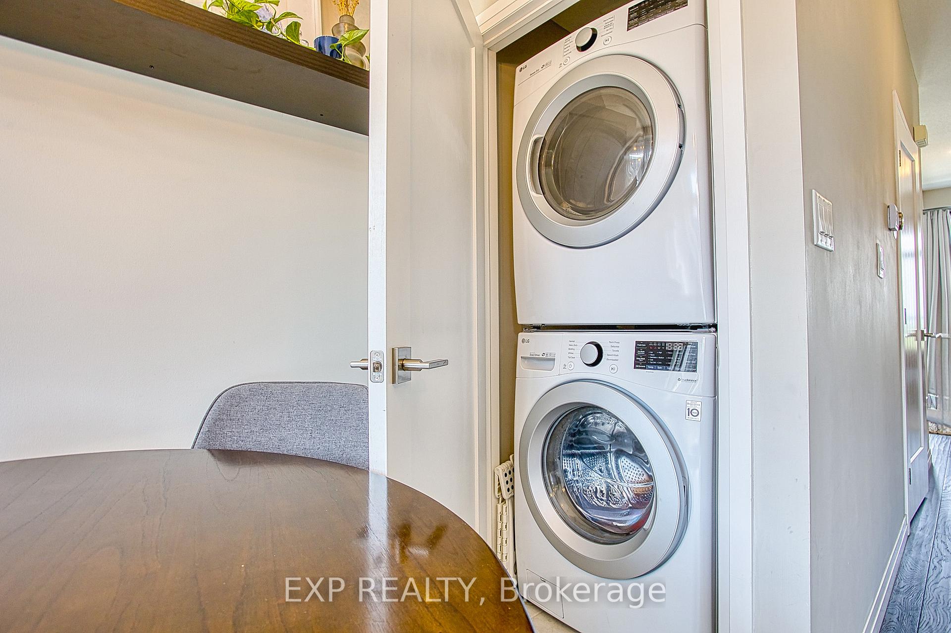 Photo 13 of 27 Soho Street, Hamilton, Stoney Creek Mountain — HOMEH