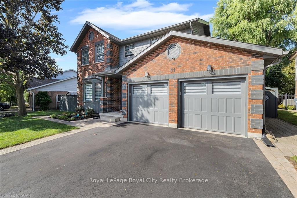 Photo 2 of 11 Tanager Drive, Guelph, Kortright Hills — HOMEH