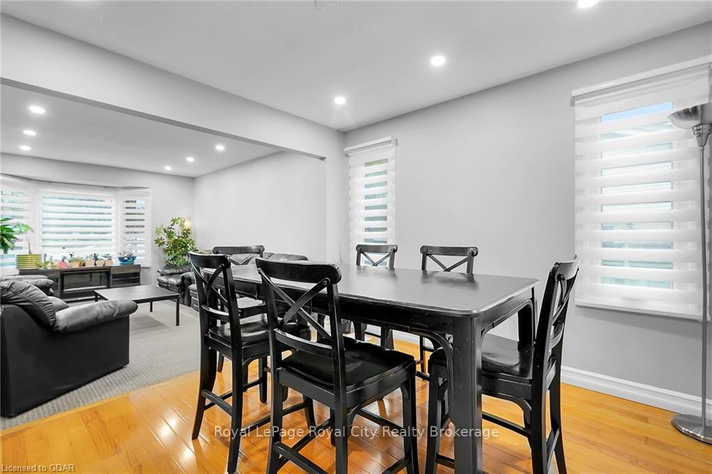 Photo 4 of 11 Tanager Drive, Guelph, Kortright Hills — HOMEH