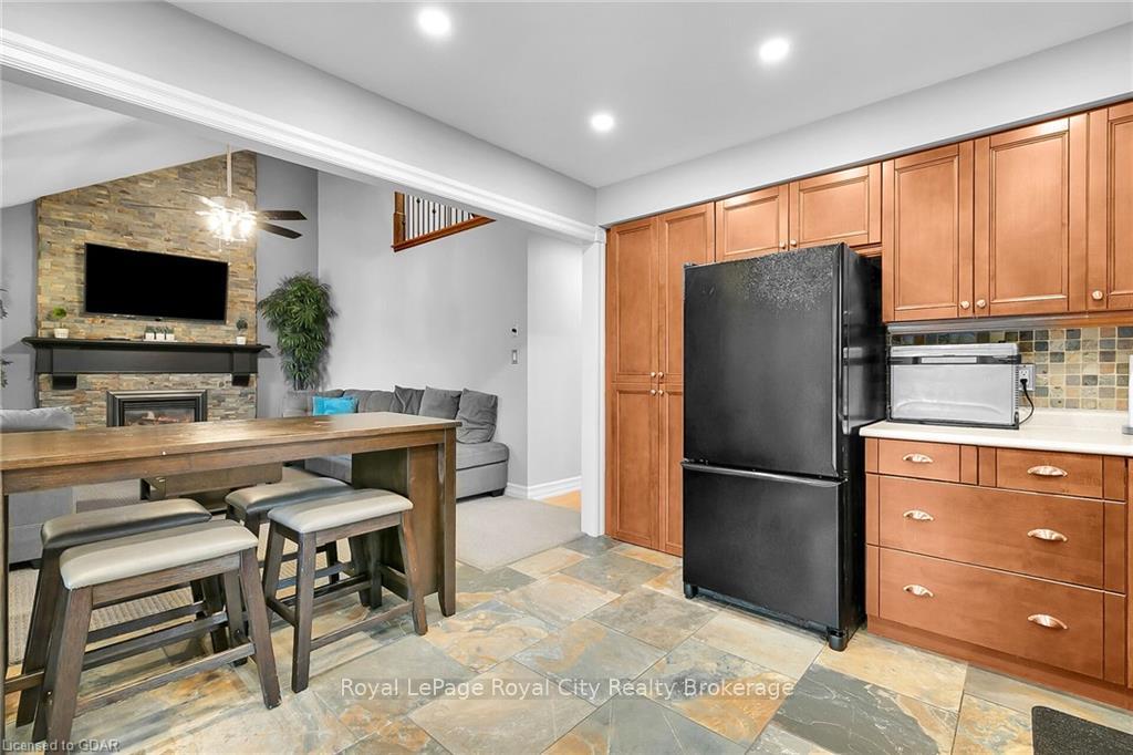 Photo 9 of 11 Tanager Drive, Guelph, Kortright Hills — HOMEH
