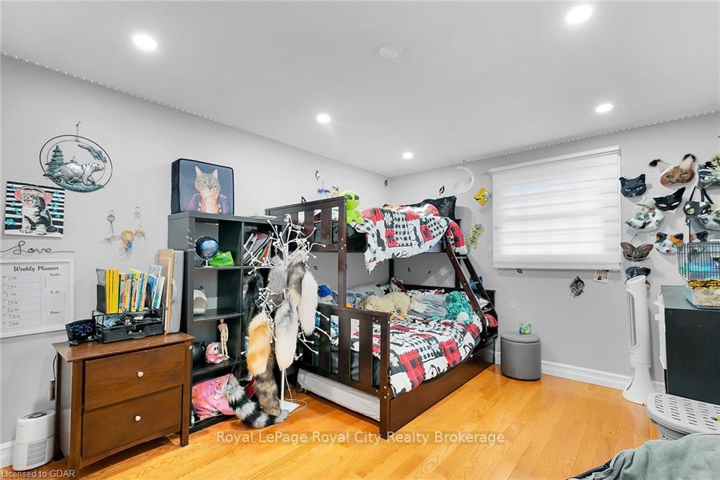 Photo 15 of 11 Tanager Drive, Guelph, Kortright Hills — HOMEH