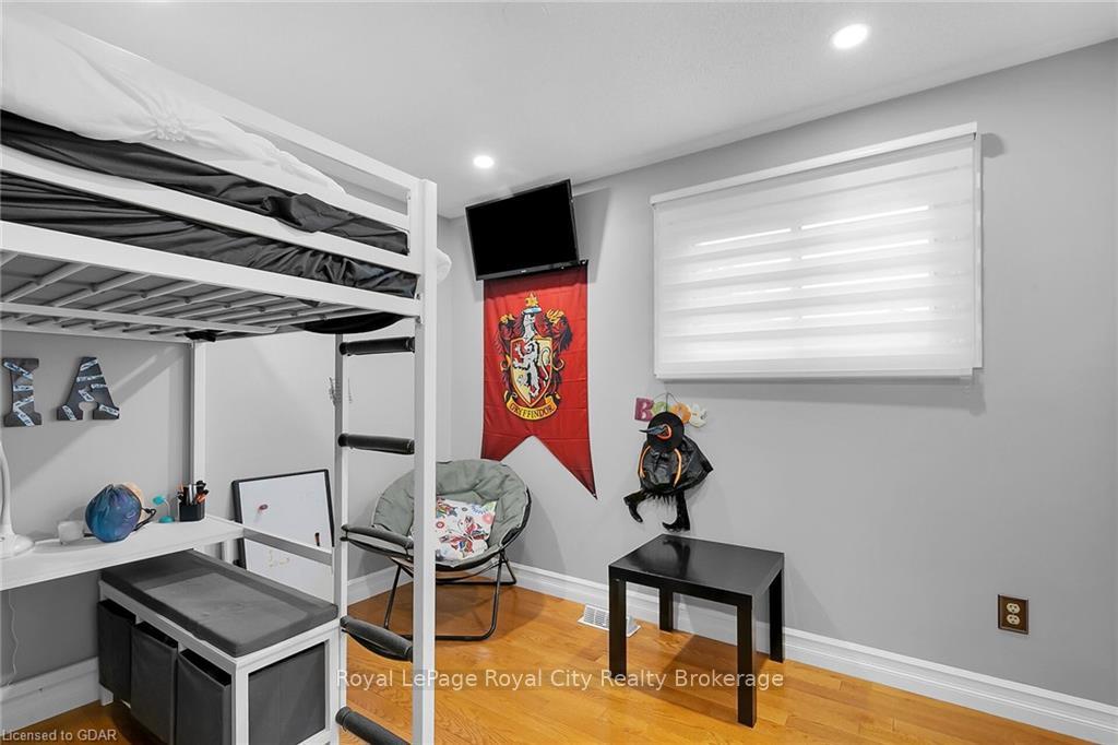 Photo 17 of 11 Tanager Drive, Guelph, Kortright Hills — HOMEH