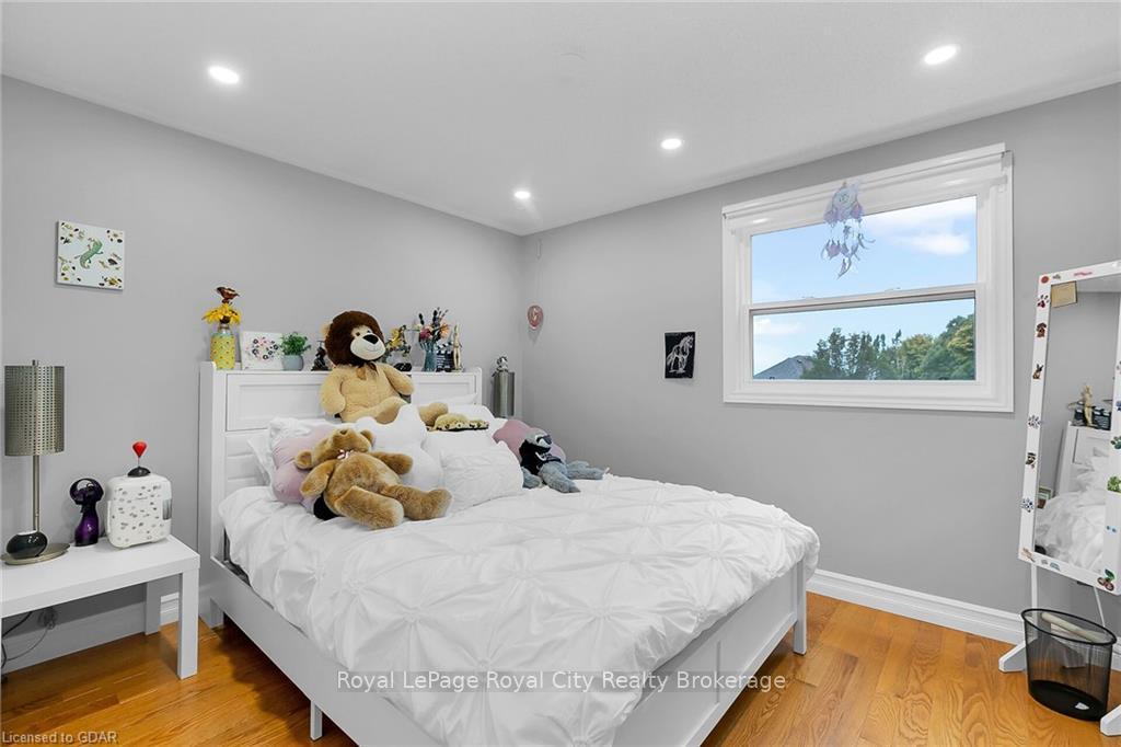 Photo 18 of 11 Tanager Drive, Guelph, Kortright Hills — HOMEH