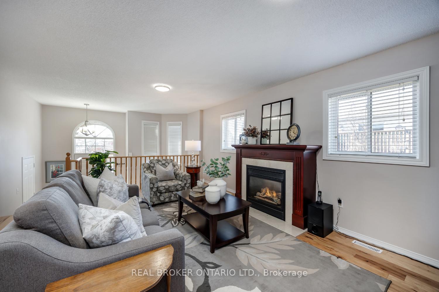Photo 7 of 63 Willey Drive, Clarington, Bowmanville — HOMEH