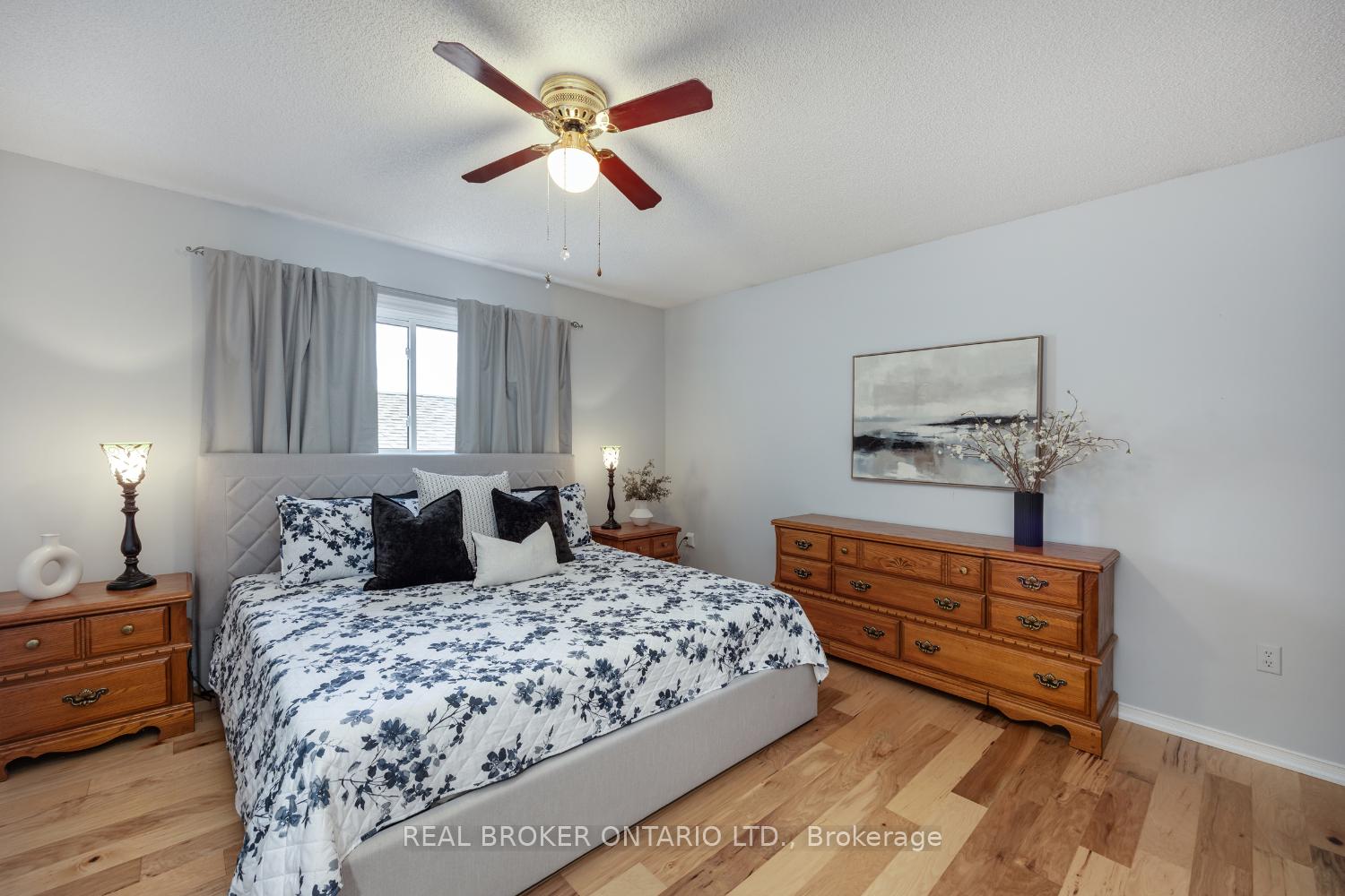 Photo 13 of 63 Willey Drive, Clarington, Bowmanville — HOMEH