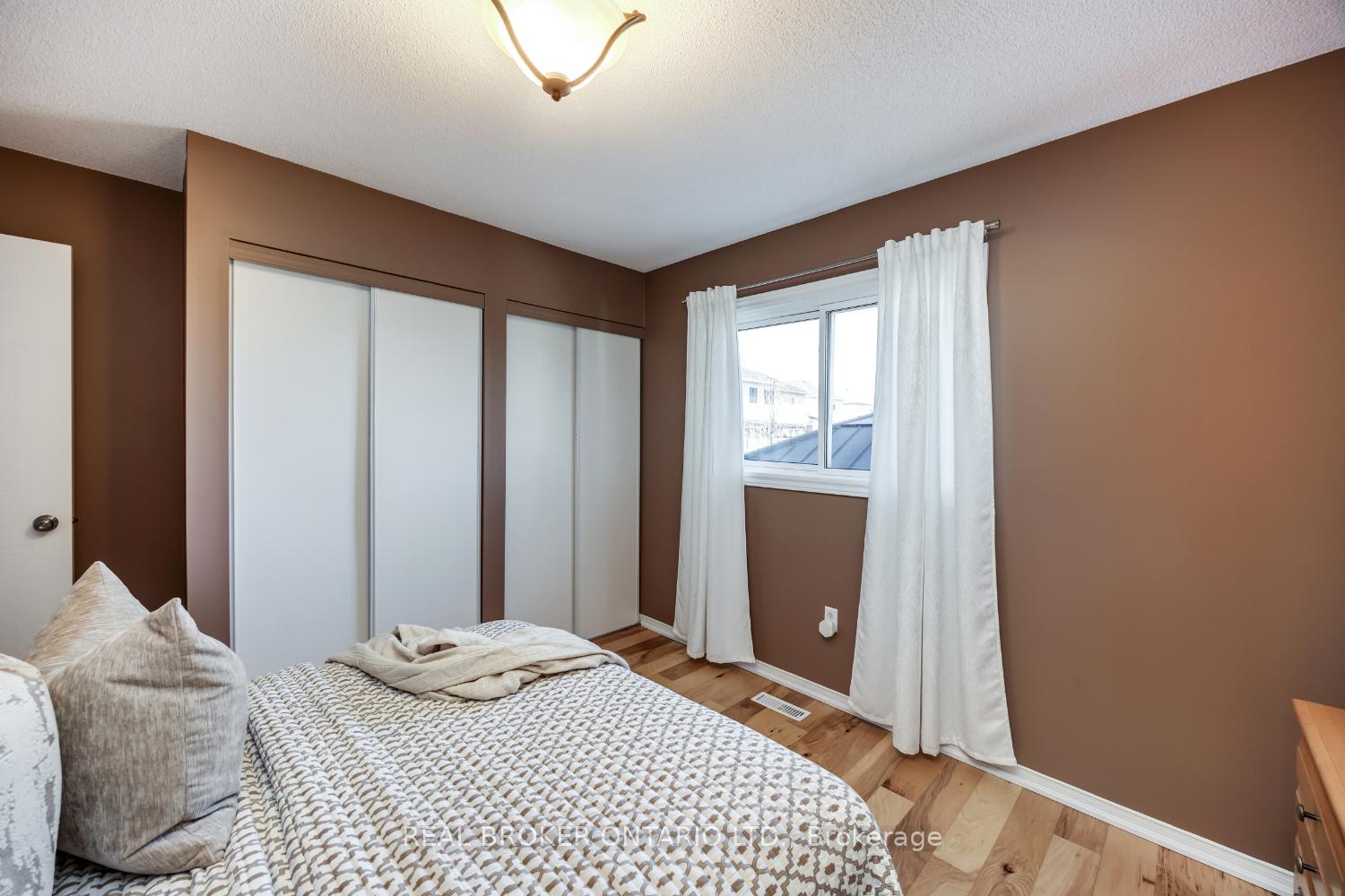 Photo 20 of 63 Willey Drive, Clarington, Bowmanville — HOMEH
