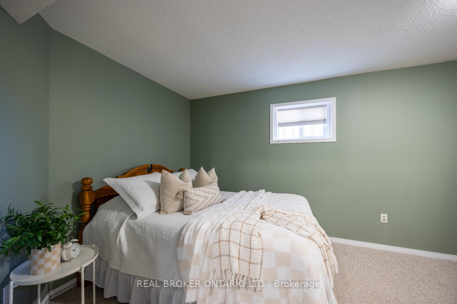 Photo 21 of 63 Willey Drive, Clarington, Bowmanville — HOMEH