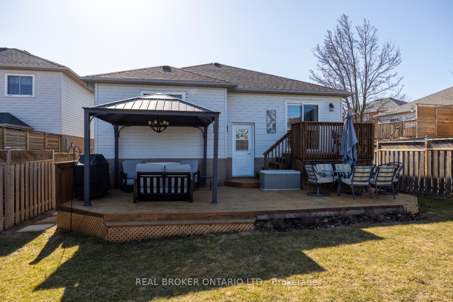 Photo 35 of 63 Willey Drive, Clarington, Bowmanville — HOMEH