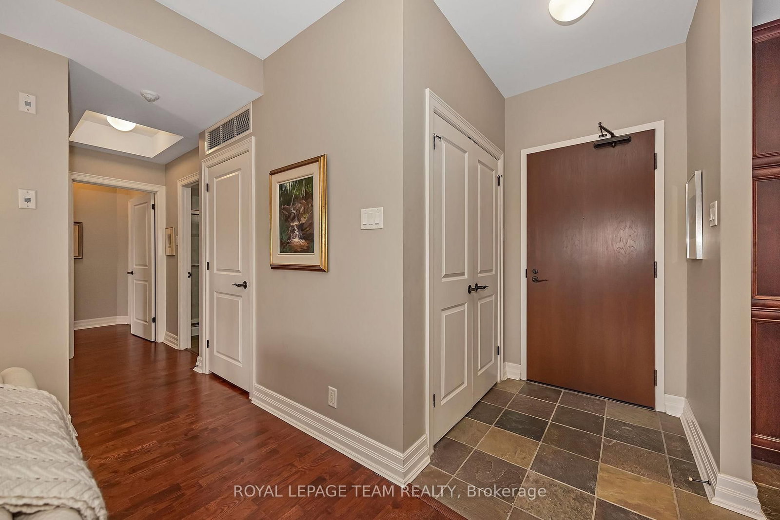 Photo 6 of Unit 509, 320 Mcleod St, Ottawa, Ottawa Centre — HOMEH
