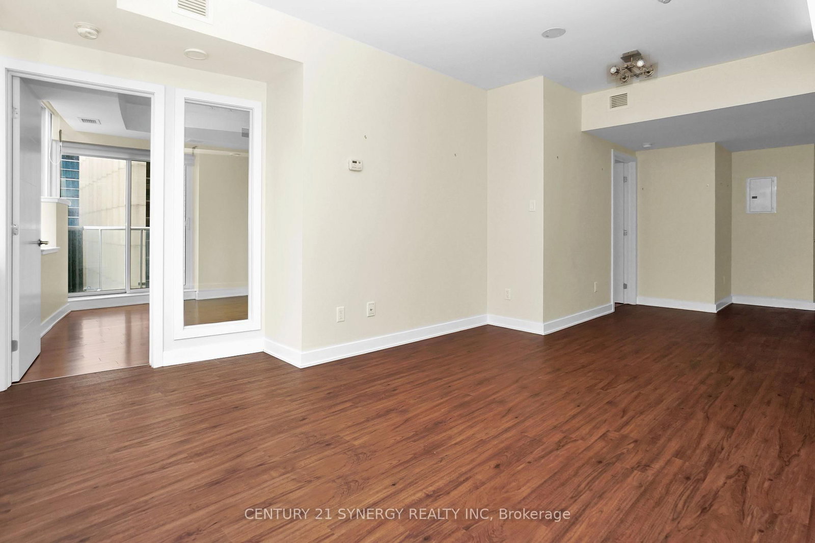 Photo 5 of Unit 403, 40 NEPEAN St, Ottawa, Ottawa Centre — HOMEH