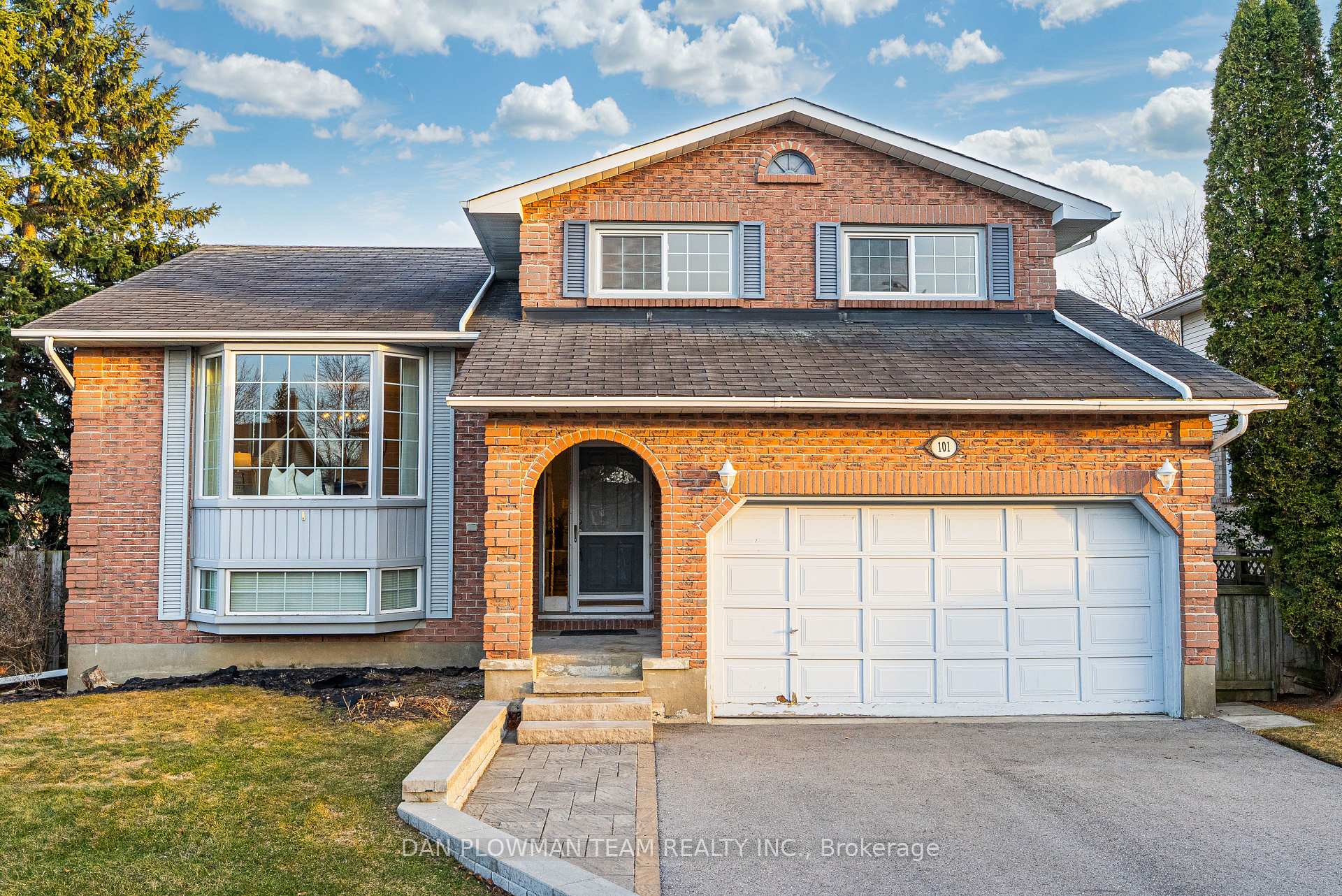 Photo 1 of 101 Foxhunt Trail, Clarington, Courtice — HOMEH