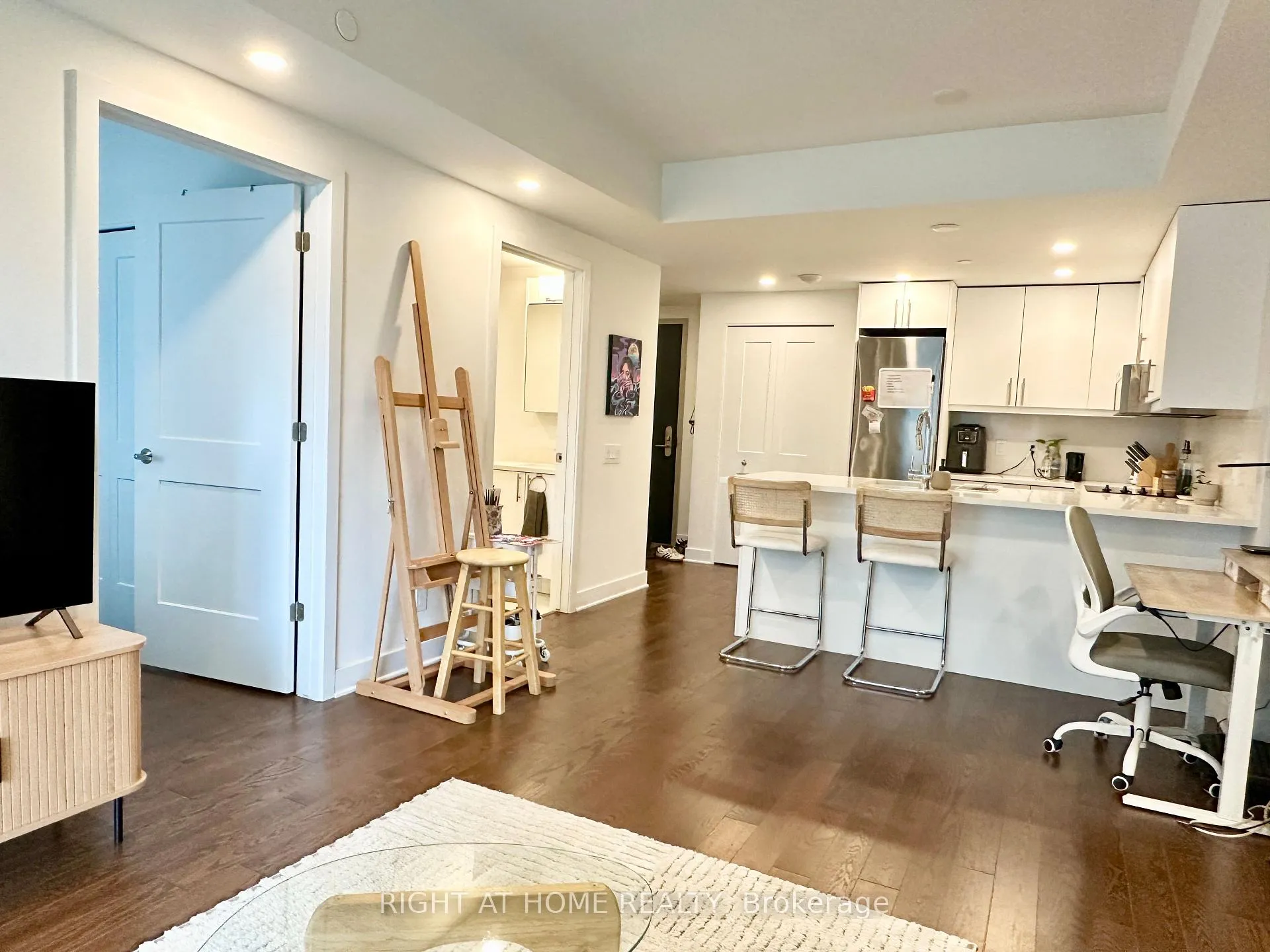 Photo 7 of Unit 809, 180 George St, Ottawa, Lower Town/Byward Market — HOMEH