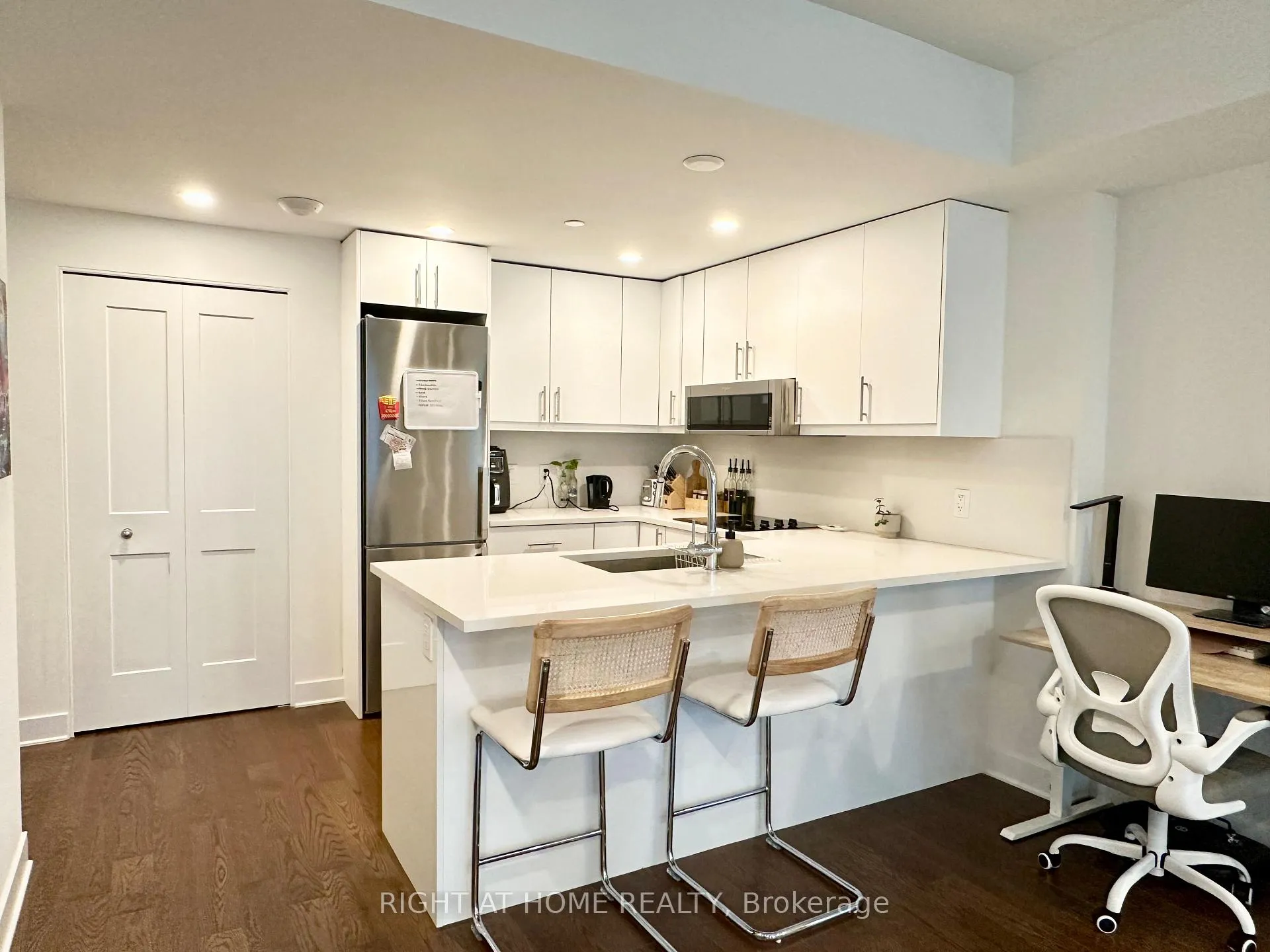 Photo 9 of Unit 809, 180 George St, Ottawa, Lower Town/Byward Market — HOMEH