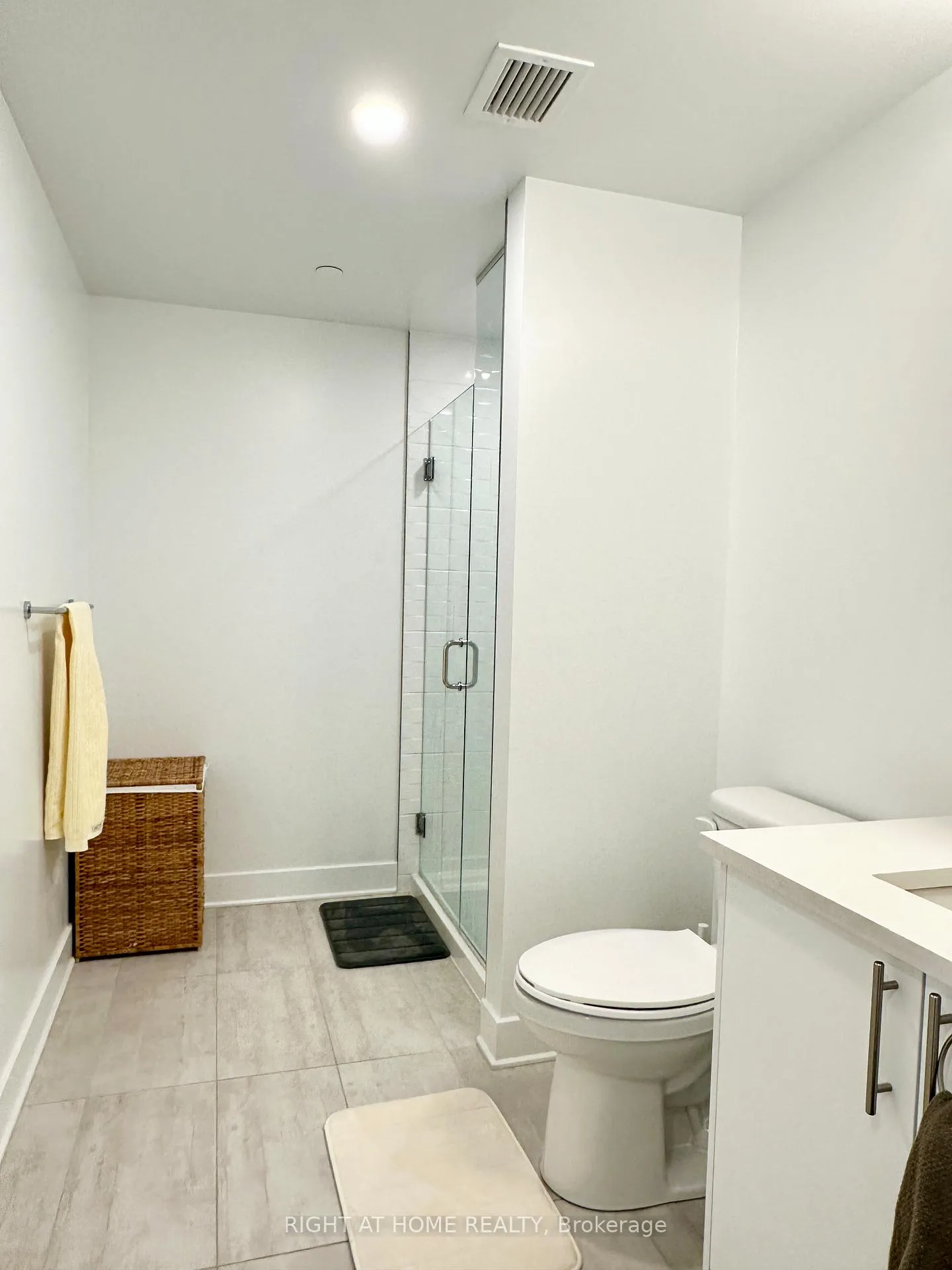 Photo 14 of Unit 809, 180 George St, Ottawa, Lower Town/Byward Market — HOMEH