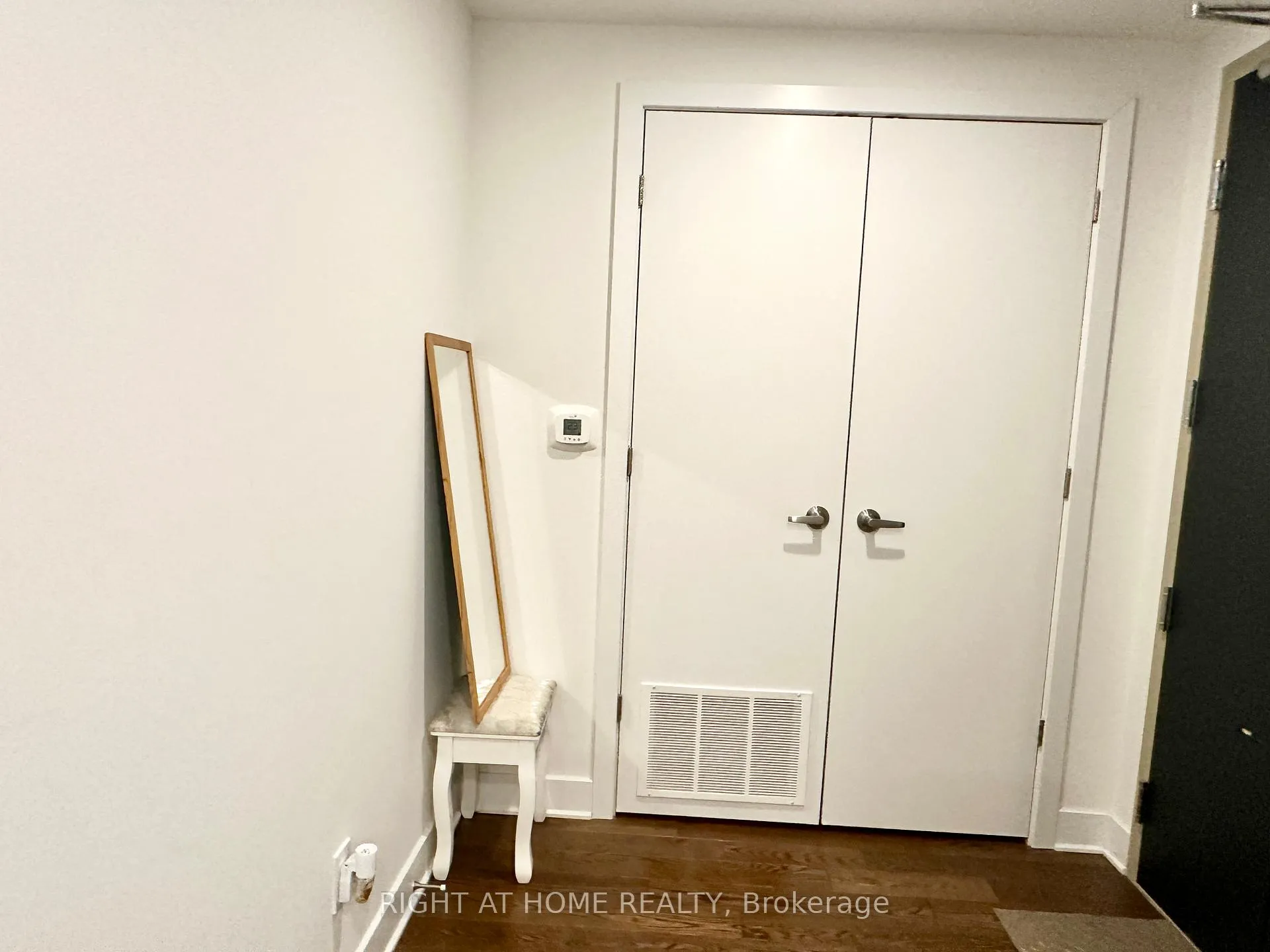 Photo 16 of Unit 809, 180 George St, Ottawa, Lower Town/Byward Market — HOMEH