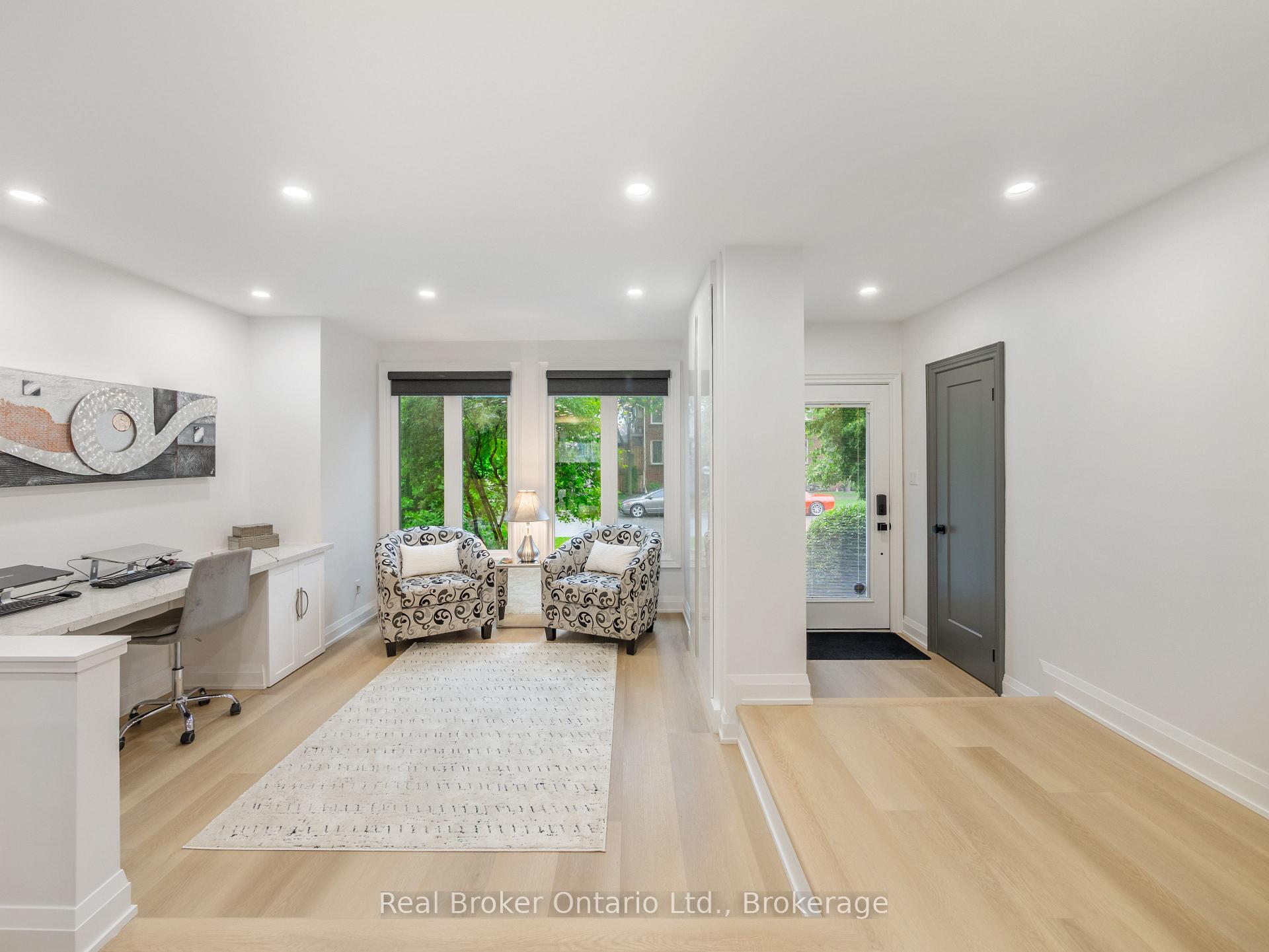 Photo 3 of 97 Edgewater Drive, Hamilton, Lakeshore — HOMEH