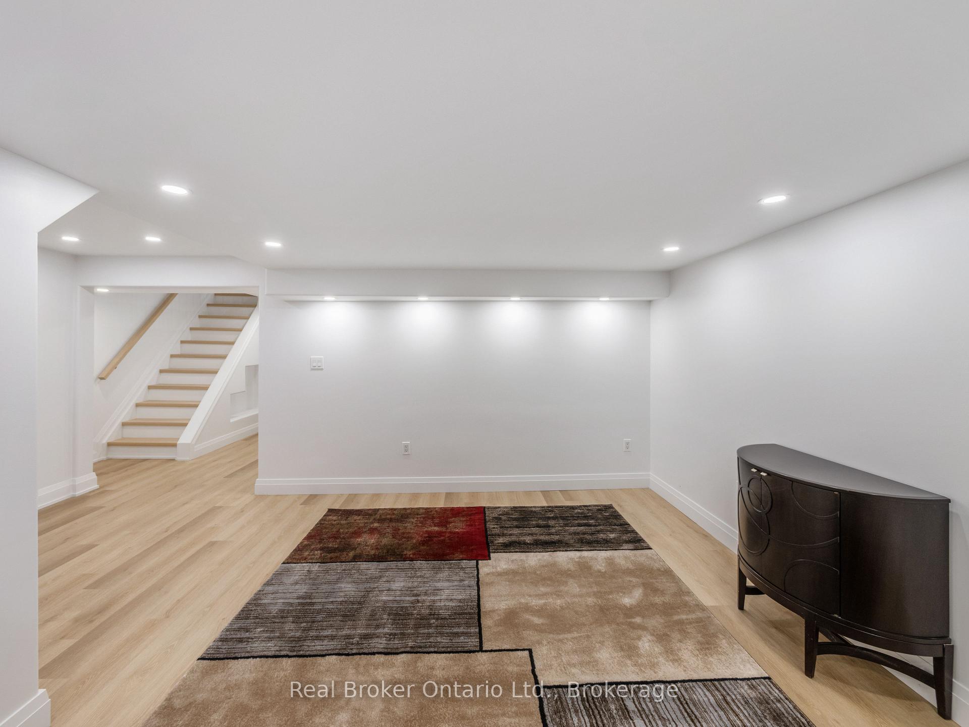 Photo 34 of 97 Edgewater Drive, Hamilton, Lakeshore — HOMEH