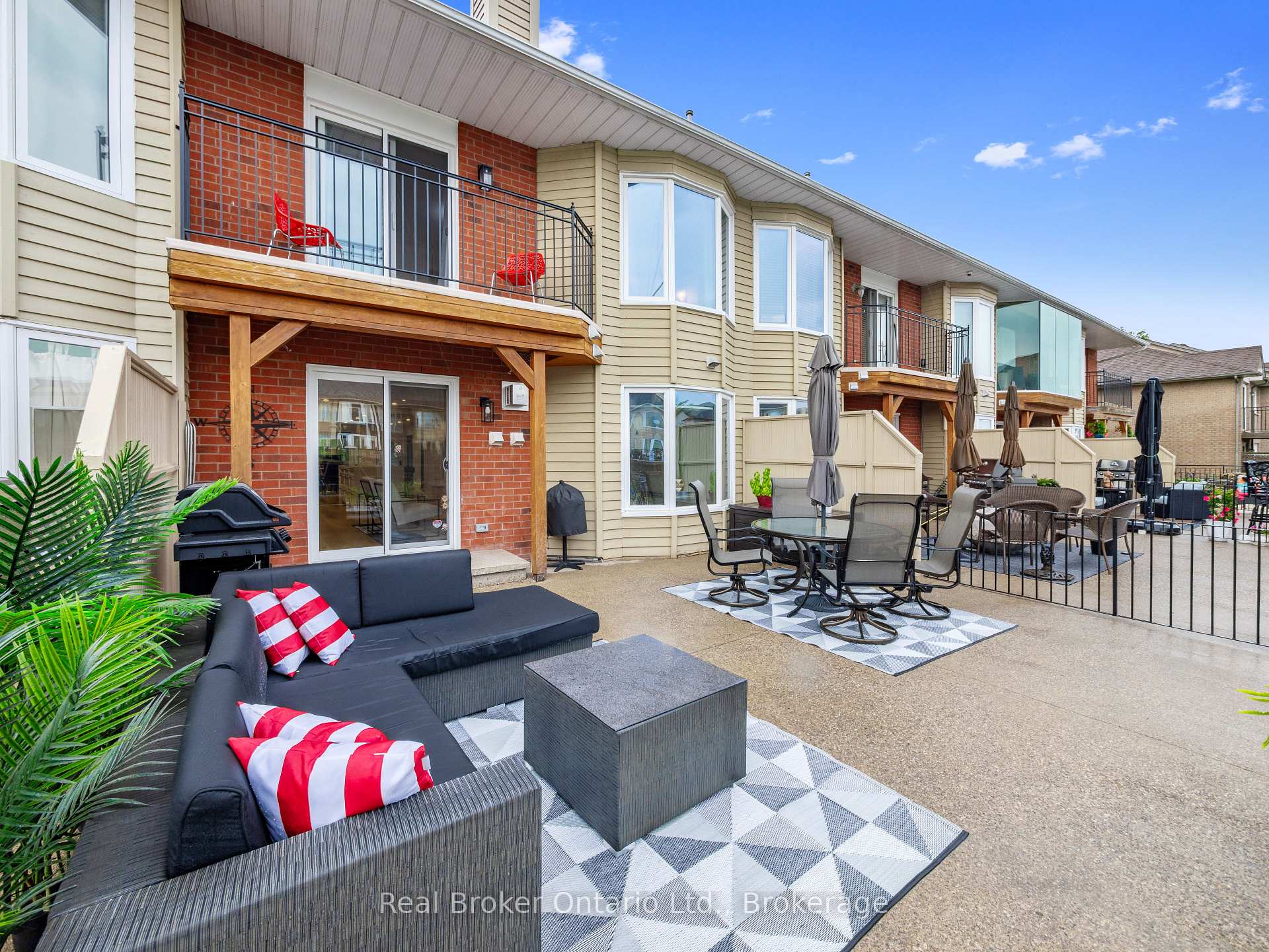 Photo 41 of 97 Edgewater Drive, Hamilton, Lakeshore — HOMEH