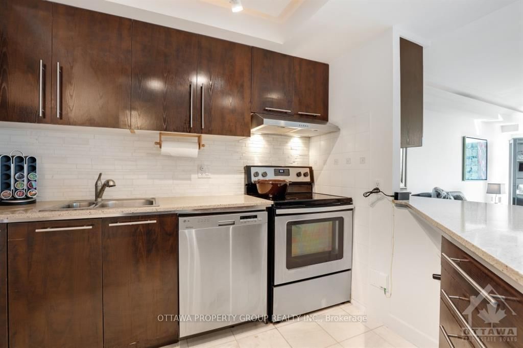 Photo 8 of Unit 911, 555 BRITTANY Dr, Ottawa, Viscount Alexander Park — HOMEH