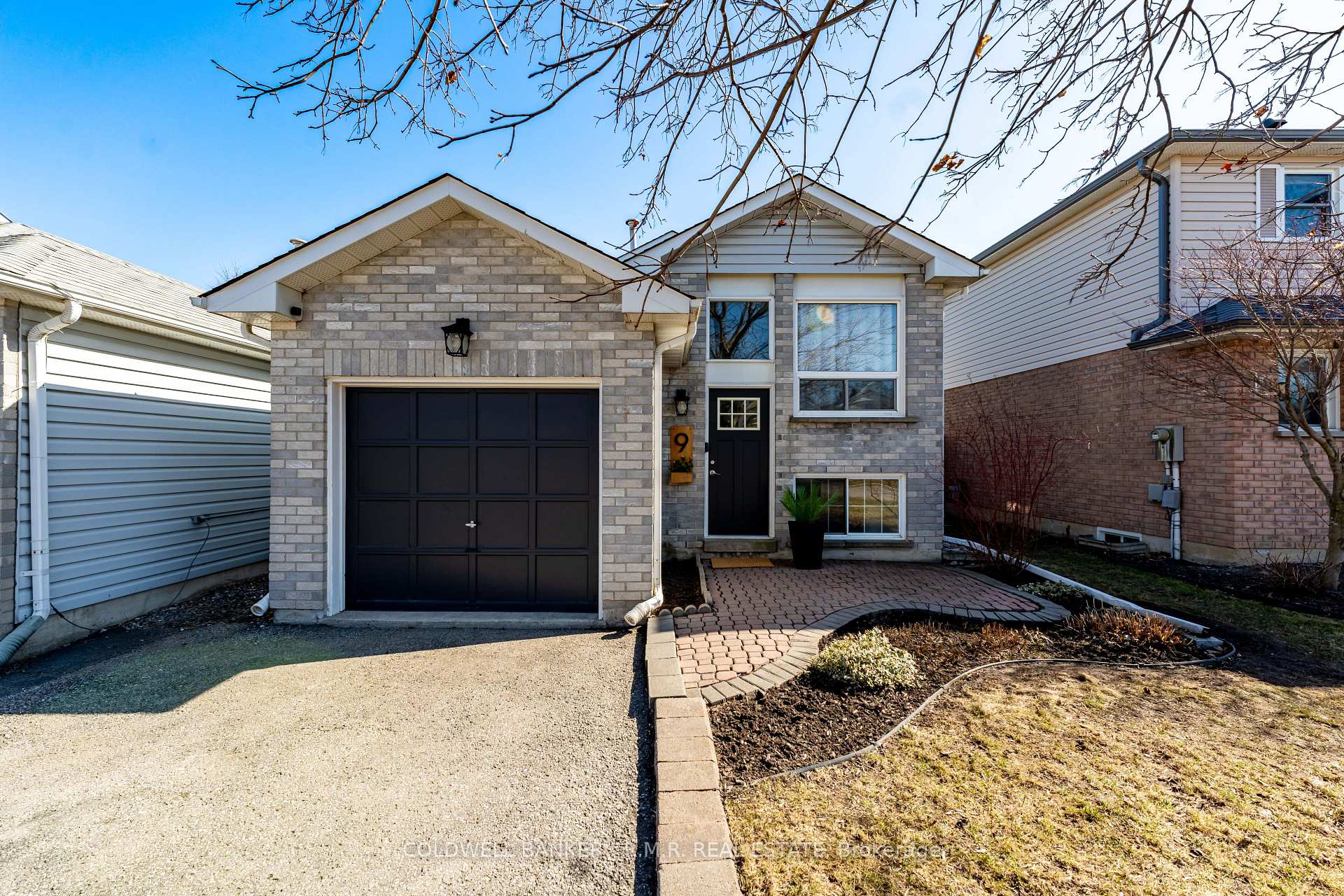 Photo 2 of 9 Tucker Road, Clarington, Bowmanville — HOMEH
