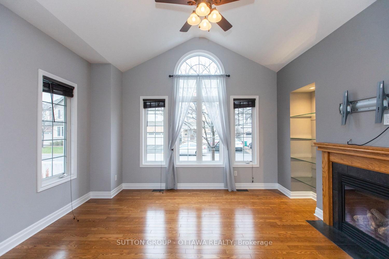 Photo 3 of 3252 River Rock Avenue, Ottawa, Barrhaven - Half Moon Bay — HOMEH
